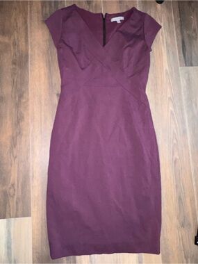 Classiques Entier Cap-Sleeve Sheath Dress in Burgundy